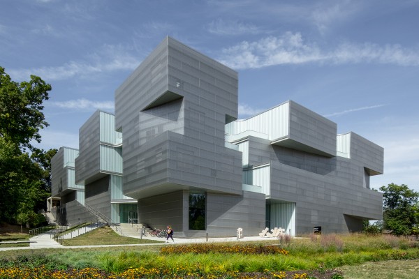 Visual Arts Building at the University of Iowa_ Steven Holl Architects_01.jpg